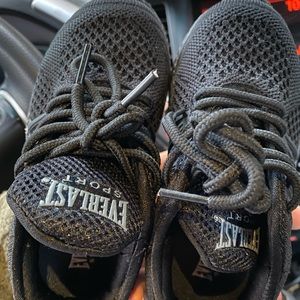 Size 9 toddler shoes